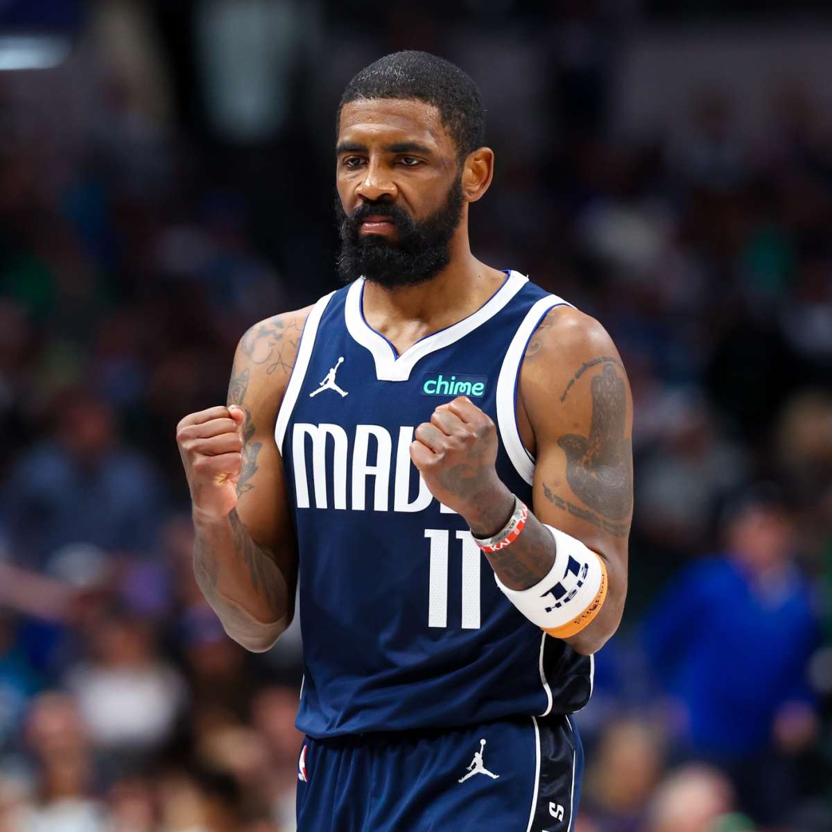 Dallas Mavericks Kyrie Irving Gives Derrick Rose Retirement Flowers Athlon Sports