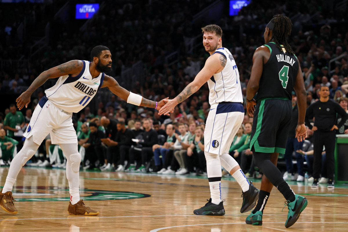 Dallas Duo: Luka Doncic & Kyrie Irving Help Mavs To 1st-Quarter Lead Vs ...