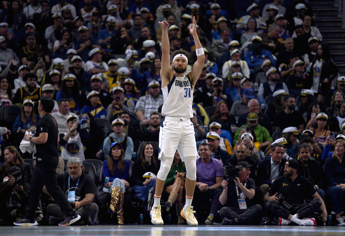 Golden State Warriors Beat Dallas Mavericks in Emotional RollerCoaster